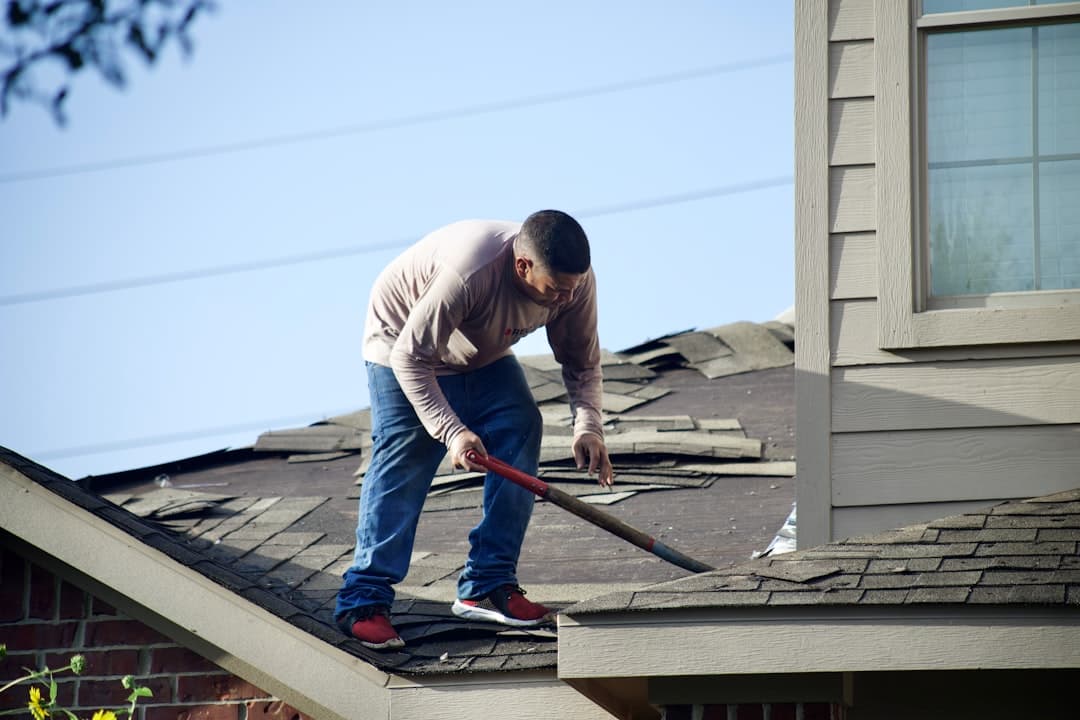 Gutter Cleaning services in Tampa Bay — Best Bay Services